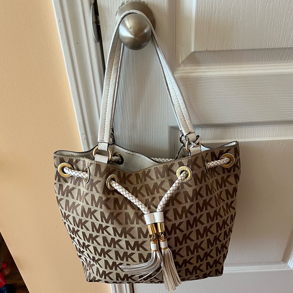 Beautiful Michael Kors Purse